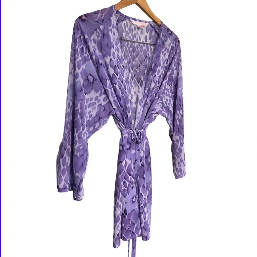 Victoria Secret floral sheer robe. - Picture 2 of 4